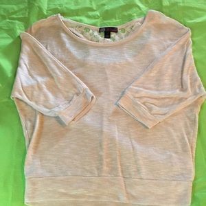 Women’s pullover shirt